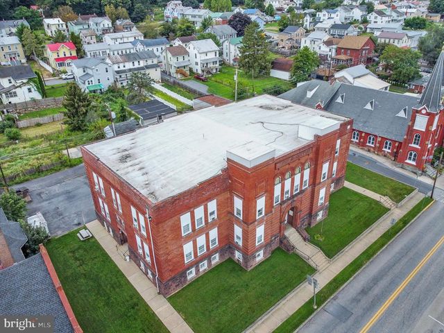 35 N 4TH ST, Newport, PA 17074