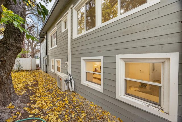 628 42nd St, Sacramento, CA 95819