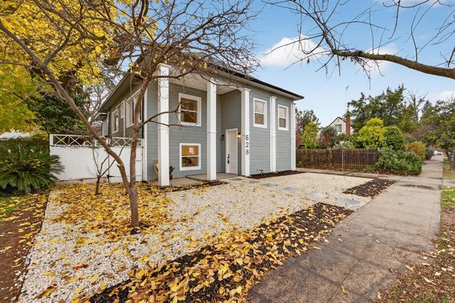 628 42nd St, Sacramento, CA 95819