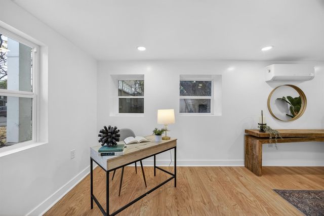 628 42nd St, Sacramento, CA 95819