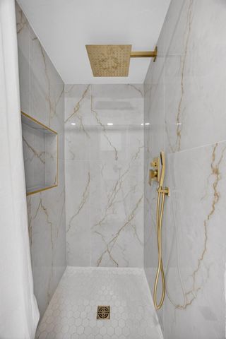 628 42nd St, Sacramento, CA 95819