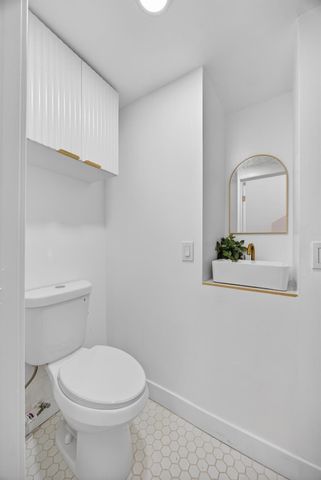 628 42nd St, Sacramento, CA 95819