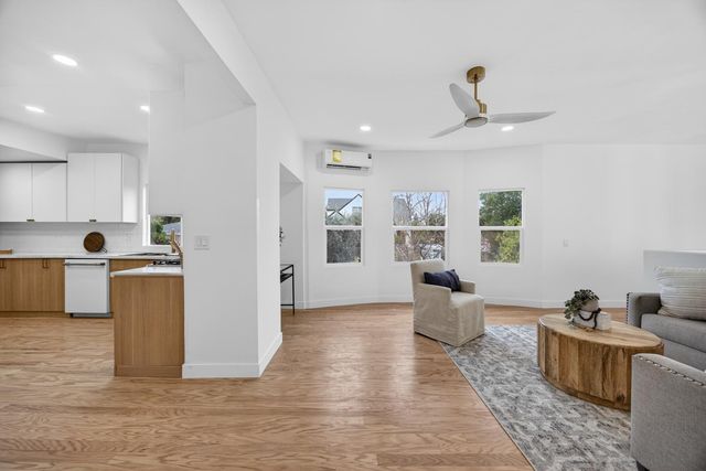 628 42nd St, Sacramento, CA 95819