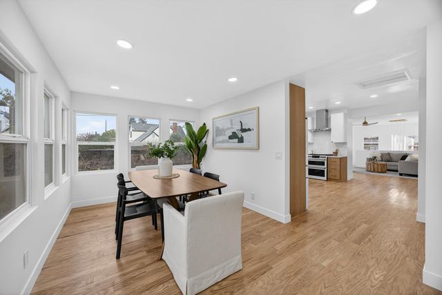 628 42nd St, Sacramento, CA 95819