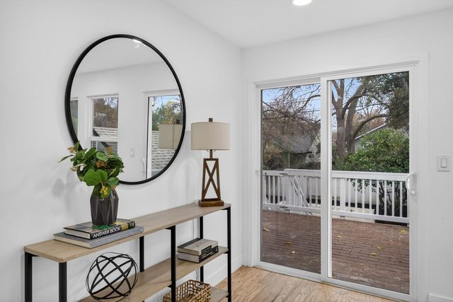 628 42nd St, Sacramento, CA 95819