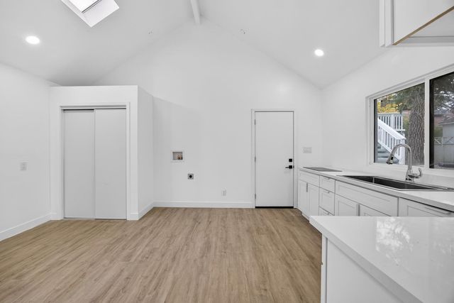 628 42nd St, Sacramento, CA 95819