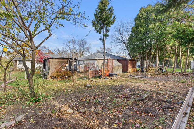 707 W Maplewood COURT, Milwaukee, WI 53221