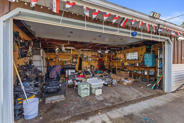 707 W Maplewood COURT, Milwaukee, WI 53221