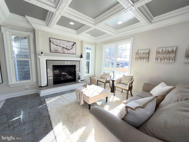 8213 HOCKING PL, Alexandria, VA 22309