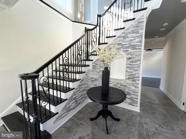 8213 HOCKING PL, Alexandria, VA 22309