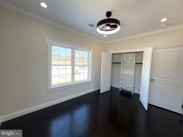 8213 HOCKING PL, Alexandria, VA 22309