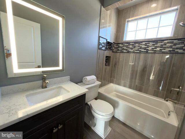 8213 HOCKING PL, Alexandria, VA 22309