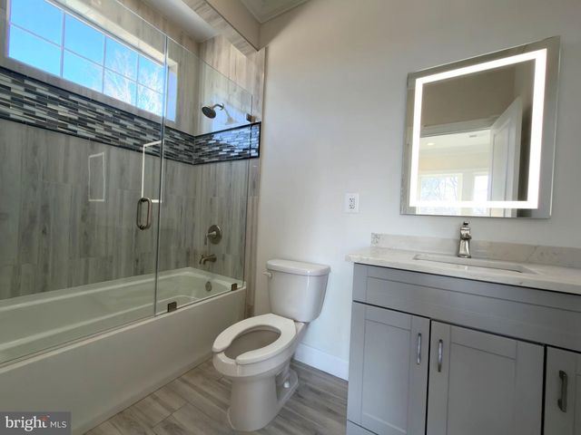 8213 HOCKING PL, Alexandria, VA 22309