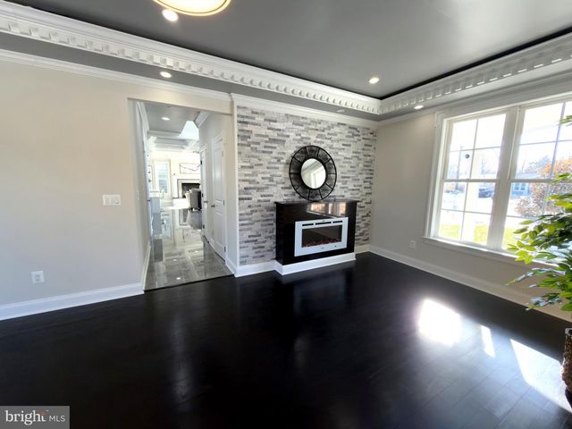 8213 HOCKING PL, Alexandria, VA 22309