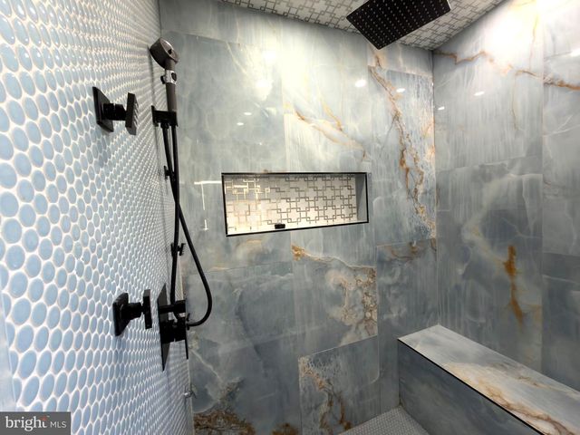 8213 HOCKING PL, Alexandria, VA 22309