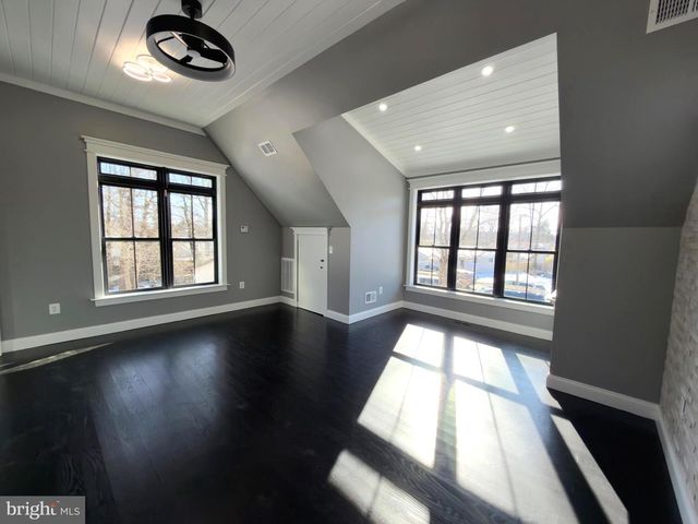 8213 HOCKING PL, Alexandria, VA 22309