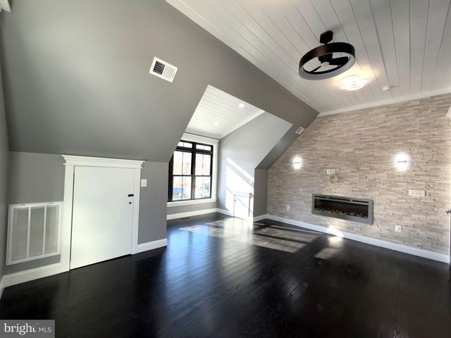 8213 HOCKING PL, Alexandria, VA 22309