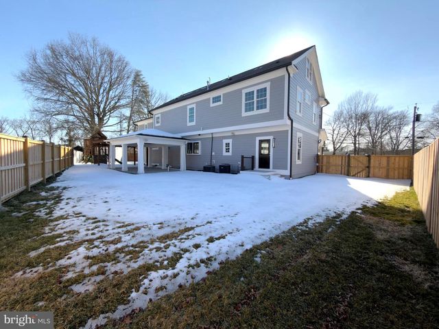 8213 HOCKING PL, Alexandria, VA 22309