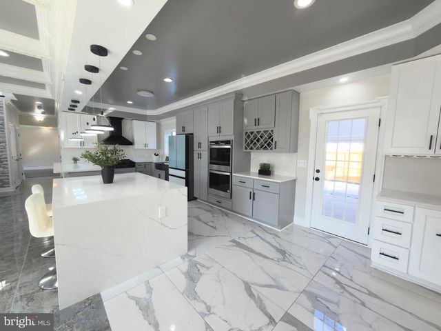 8213 HOCKING PL, Alexandria, VA 22309