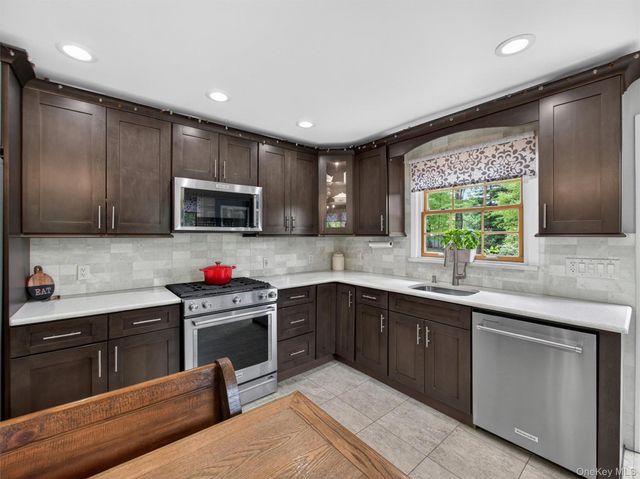 35 Fay Road, New City, NY 10956