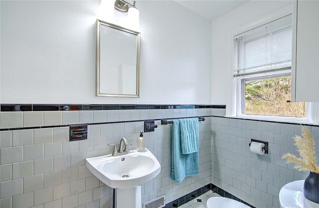 15 Firglade Avenue, Providence, RI 02906