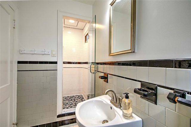 15 Firglade Avenue, Providence, RI 02906