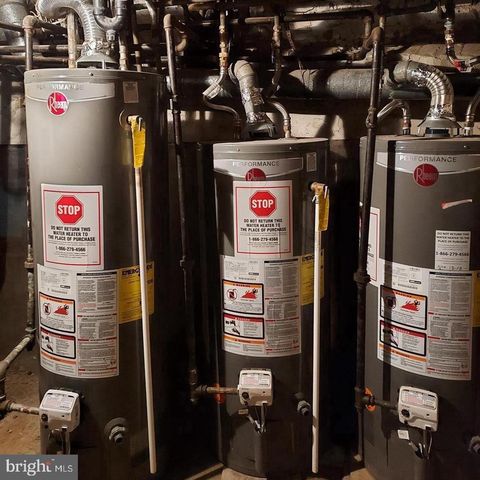 1136 S 13TH ST, Philadelphia, PA 19147