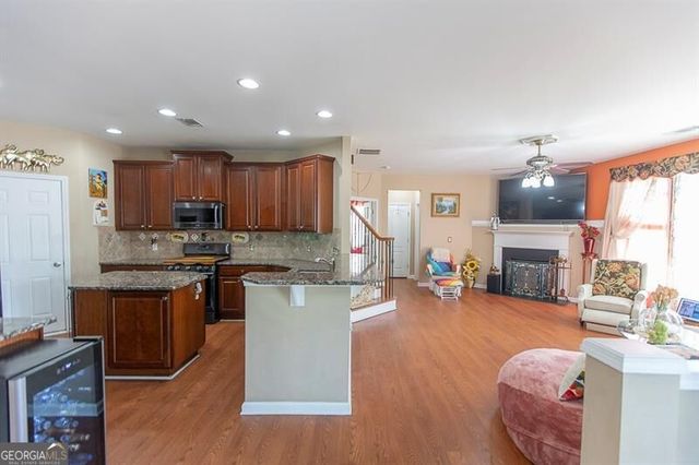 300 Hampton Place, Canton, GA 30115