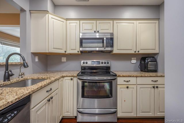 386 Richard Court, Pomona, NY 10970