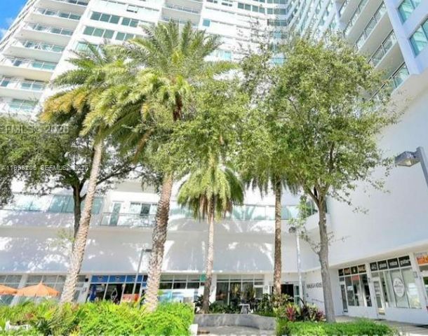 7135 Collins Ave 525, Miami Beach, FL 33141