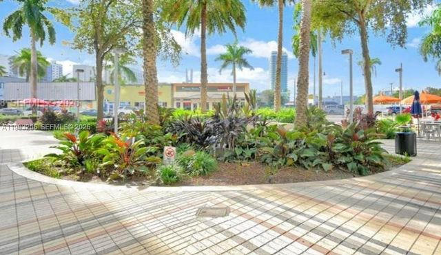 7135 Collins Ave 525, Miami Beach, FL 33141