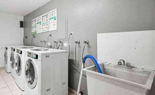 7135 Collins Ave 525, Miami Beach, FL 33141