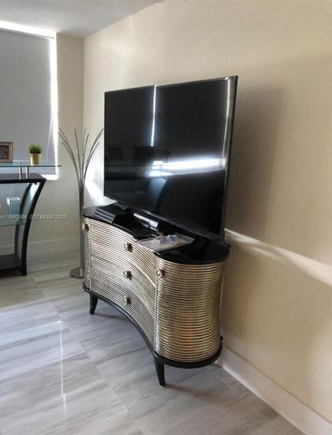 7135 Collins Ave 525, Miami Beach, FL 33141