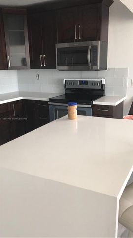 7135 Collins Ave 525, Miami Beach, FL 33141