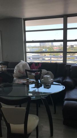 7135 Collins Ave 525, Miami Beach, FL 33141