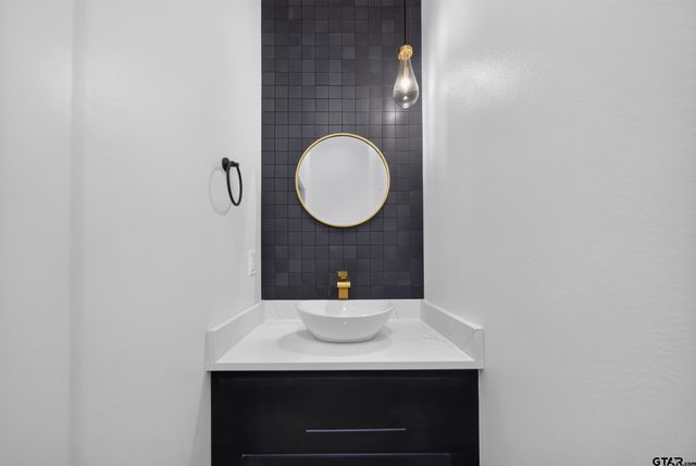 139 White-N-Gail, Bullard, TX 75757