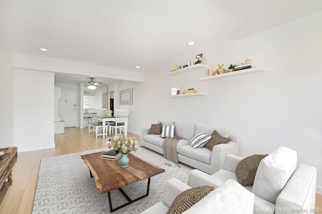 3 Birchwood Court 5O, Mineola, NY 11501