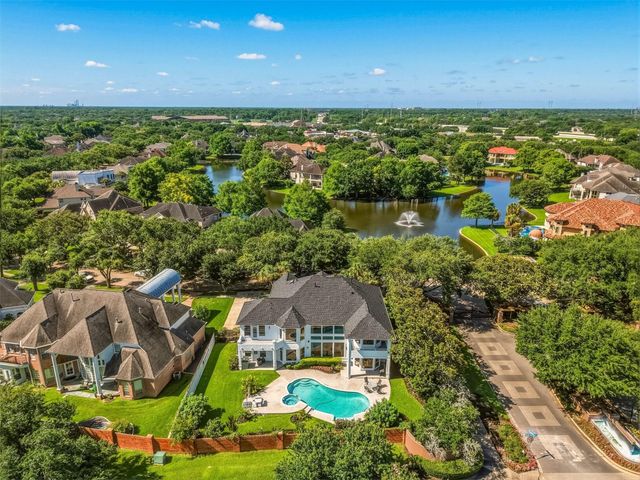 21 Harbor View Drive, Sugar Land, TX 77479