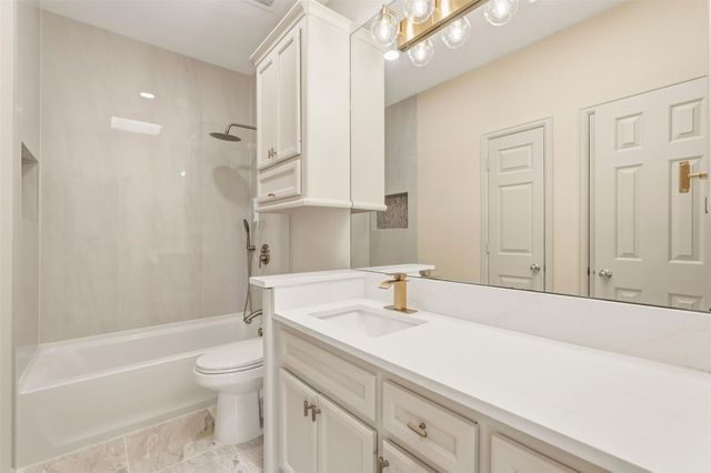21 Harbor View Drive, Sugar Land, TX 77479
