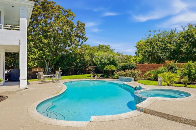 21 Harbor View Drive, Sugar Land, TX 77479