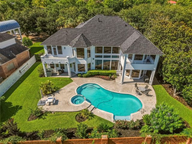 21 Harbor View Drive, Sugar Land, TX 77479
