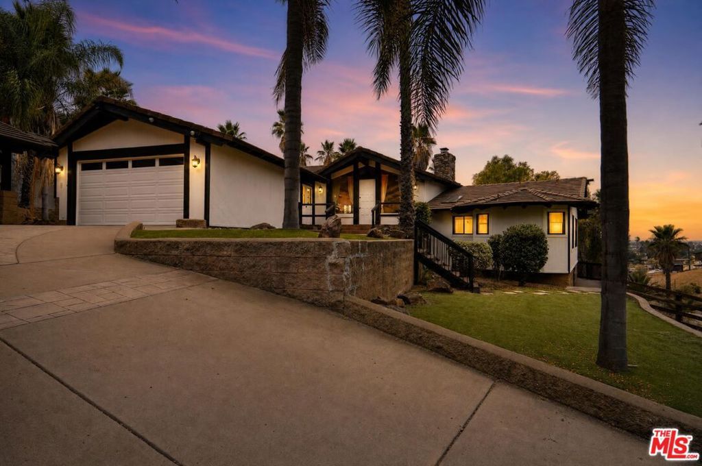 3342 White Hawk Road, Escondido, CA 92027 — exterior