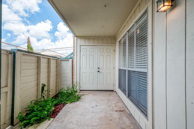 250 El Dorado Boulevard 207, Houston, TX 77598