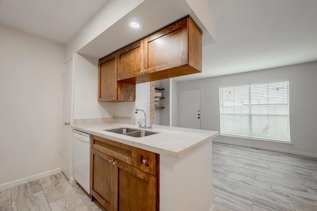 250 El Dorado Boulevard 207, Houston, TX 77598