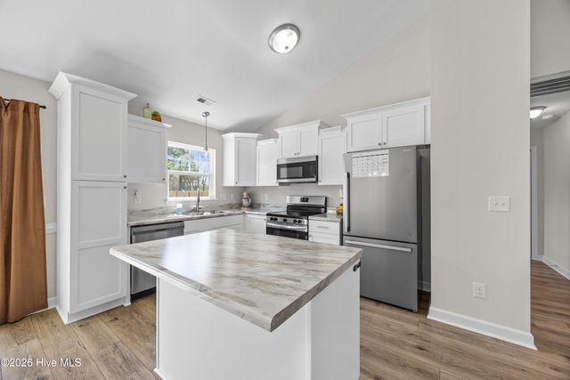 501 Orchard Creek Drive, Beulaville, NC 28518