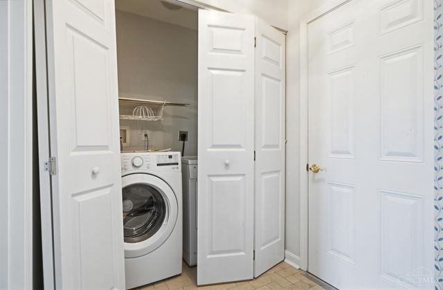 9865 Seward Road, Fairfield, OH 45014