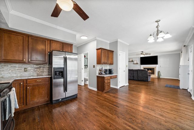 206 Longwood Ln, Clarksville, TN 37043