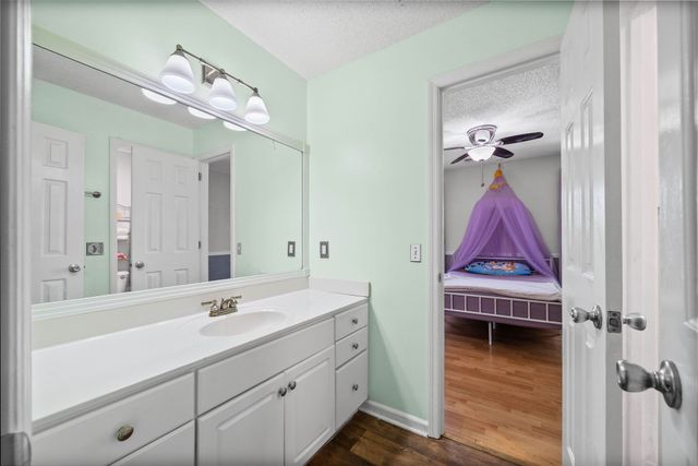 206 Longwood Ln, Clarksville, TN 37043