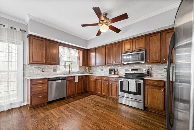 206 Longwood Ln, Clarksville, TN 37043