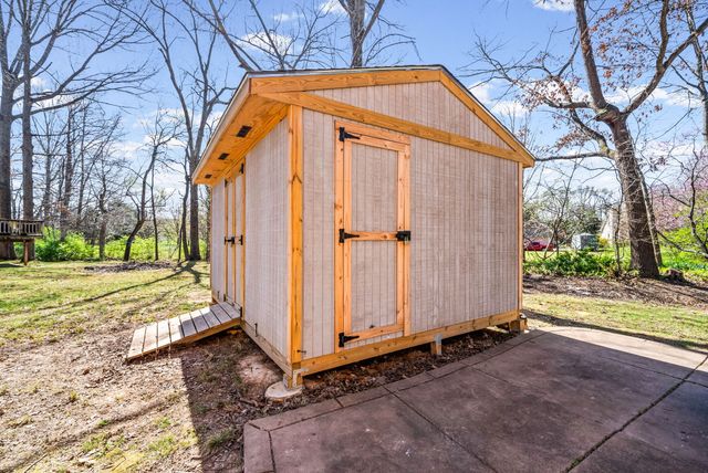 206 Longwood Ln, Clarksville, TN 37043